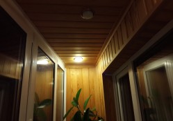 светильники на балконе